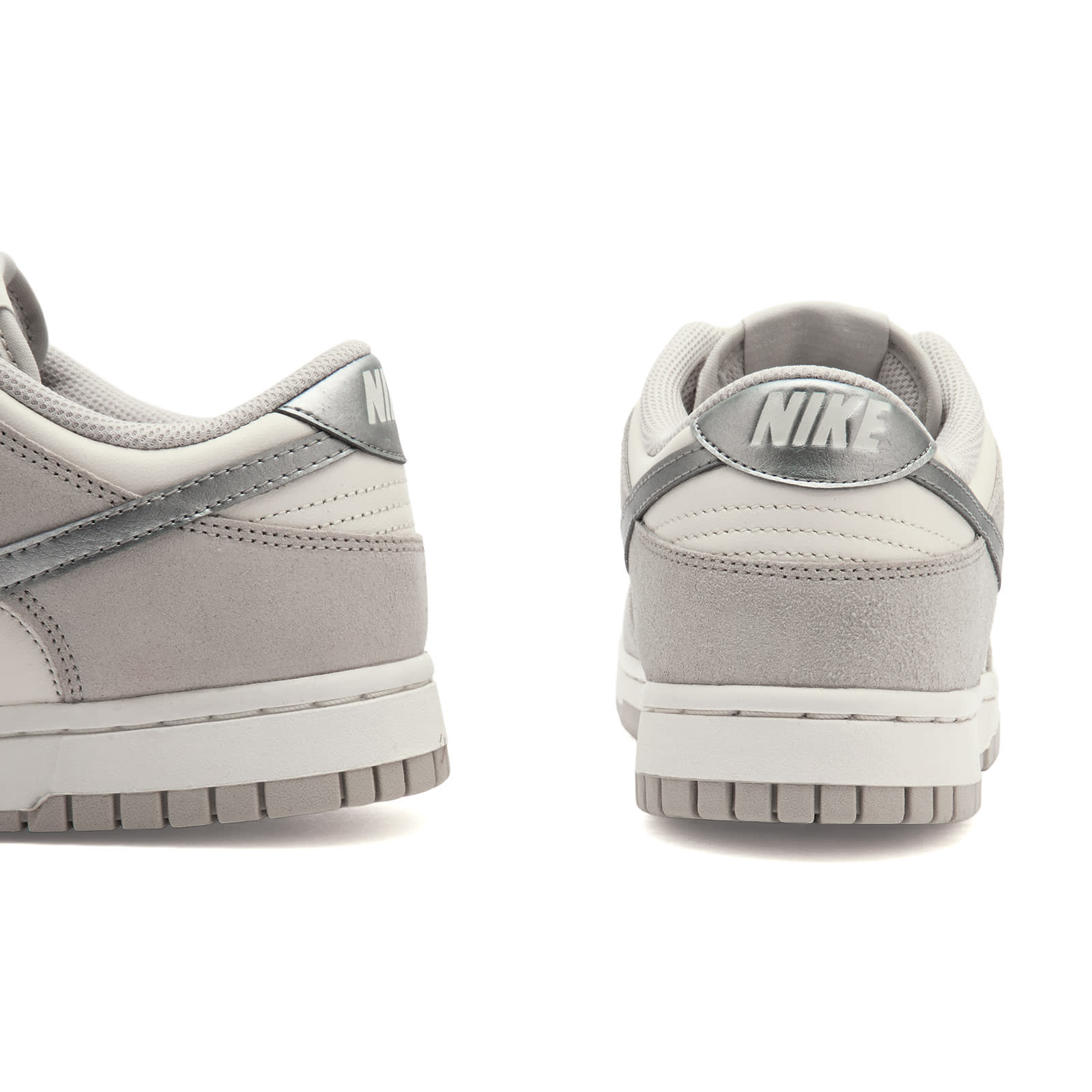Women's Dunk Low W Sneaker Sail/Silver/Bone