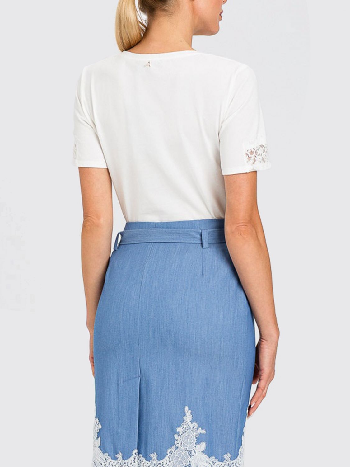 T-Shirt Woman color White