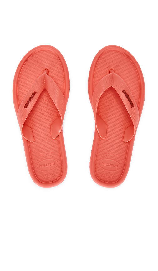 Havaianas Puffed Up Sandal in Coral. 37/38. Also /36, 39/40
