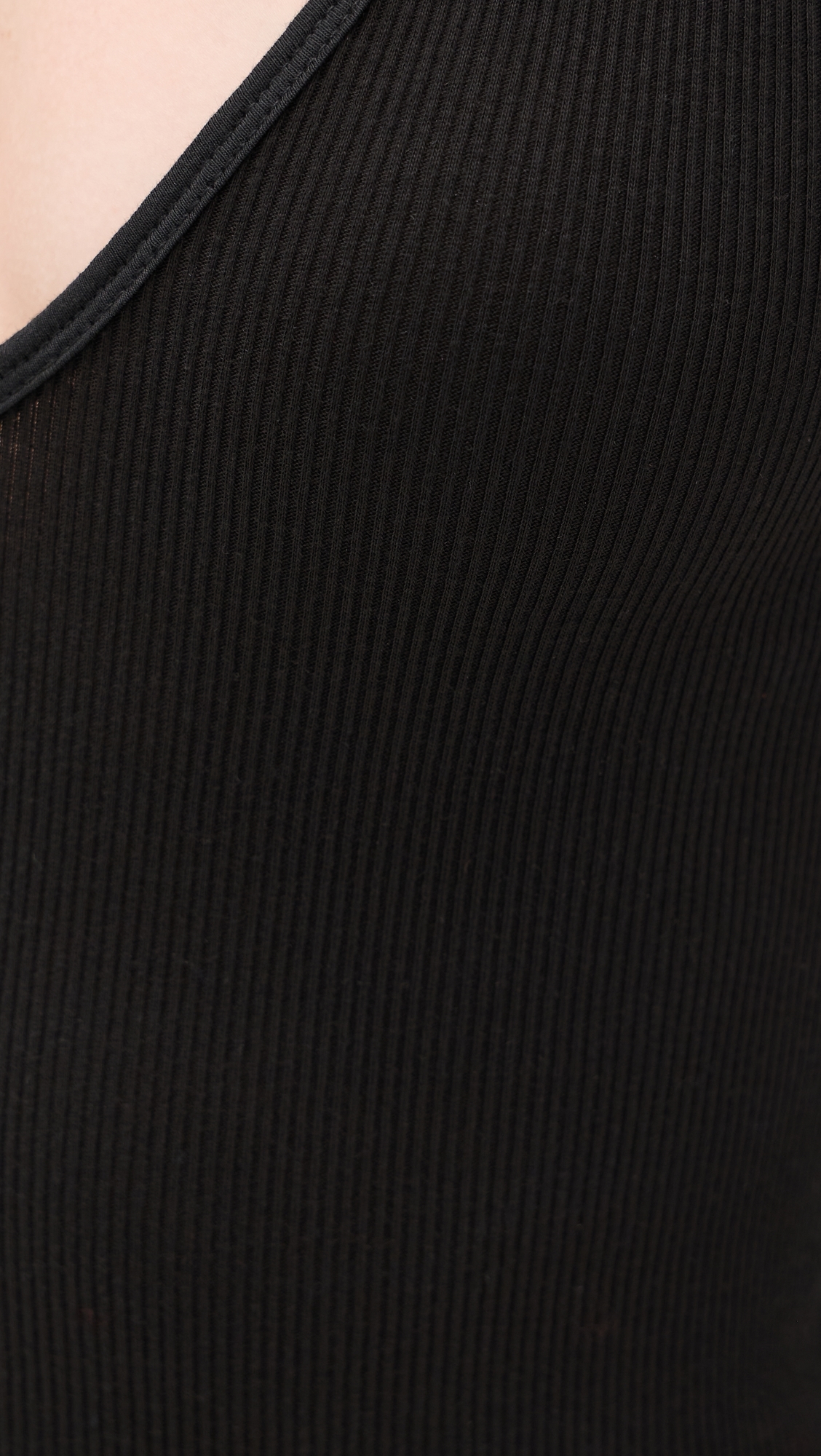 Dar V Dress Black