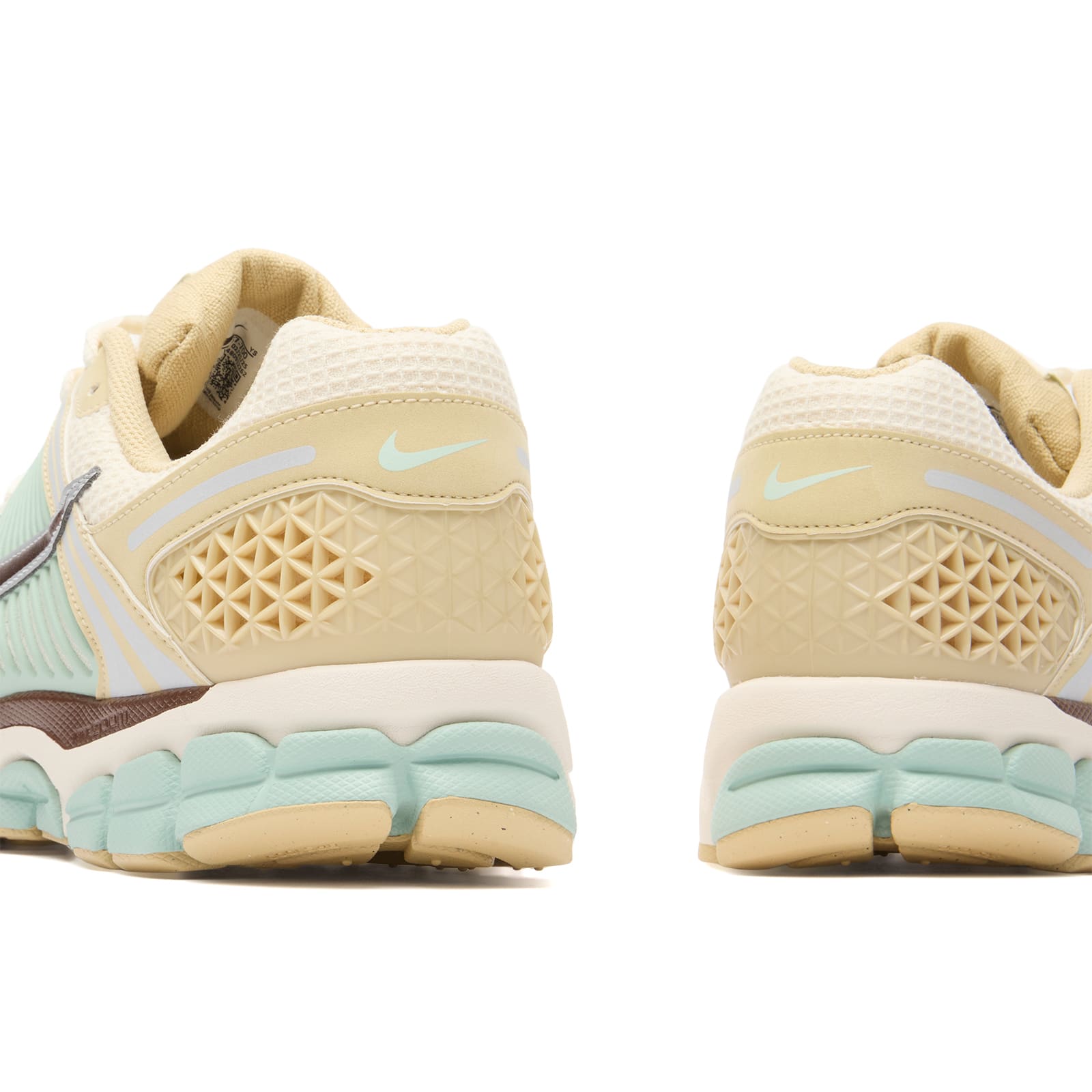 Nike Zoom Vomero in Metallic Gold. - 9.5 also , 10.5, 11, 11.5, 12, 13, 14, 7, 7.5, 8, 8