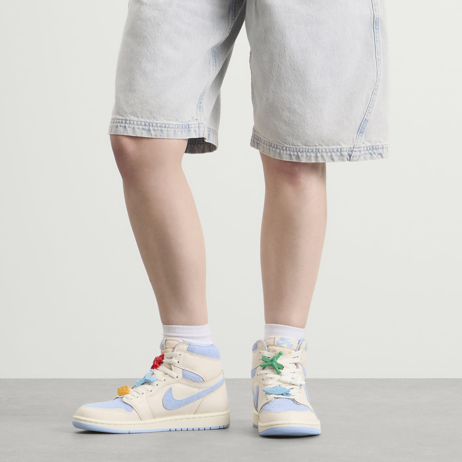 Women's 1 Retro Hi Sneaker Pale Ivory/Psychic Blue/Coconut Milk
