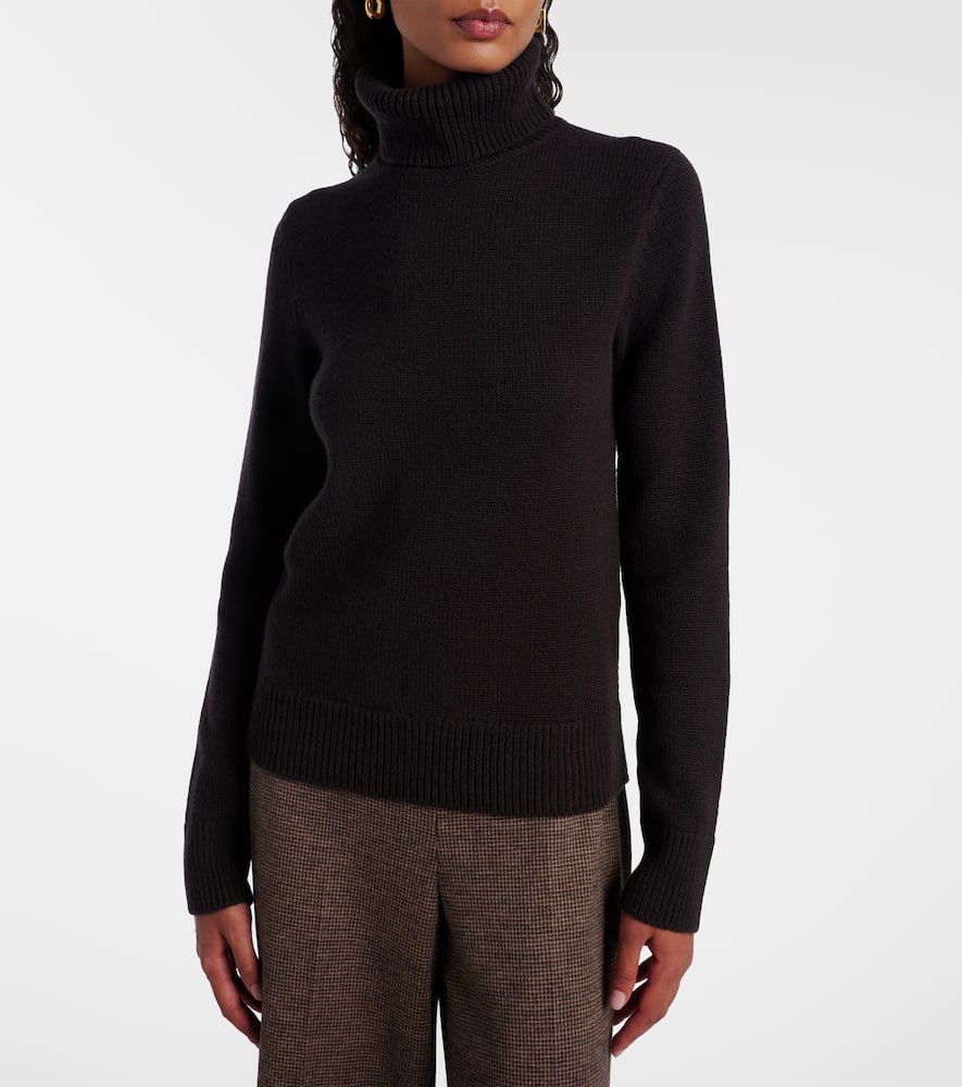 Cashmere turtleneck sweater