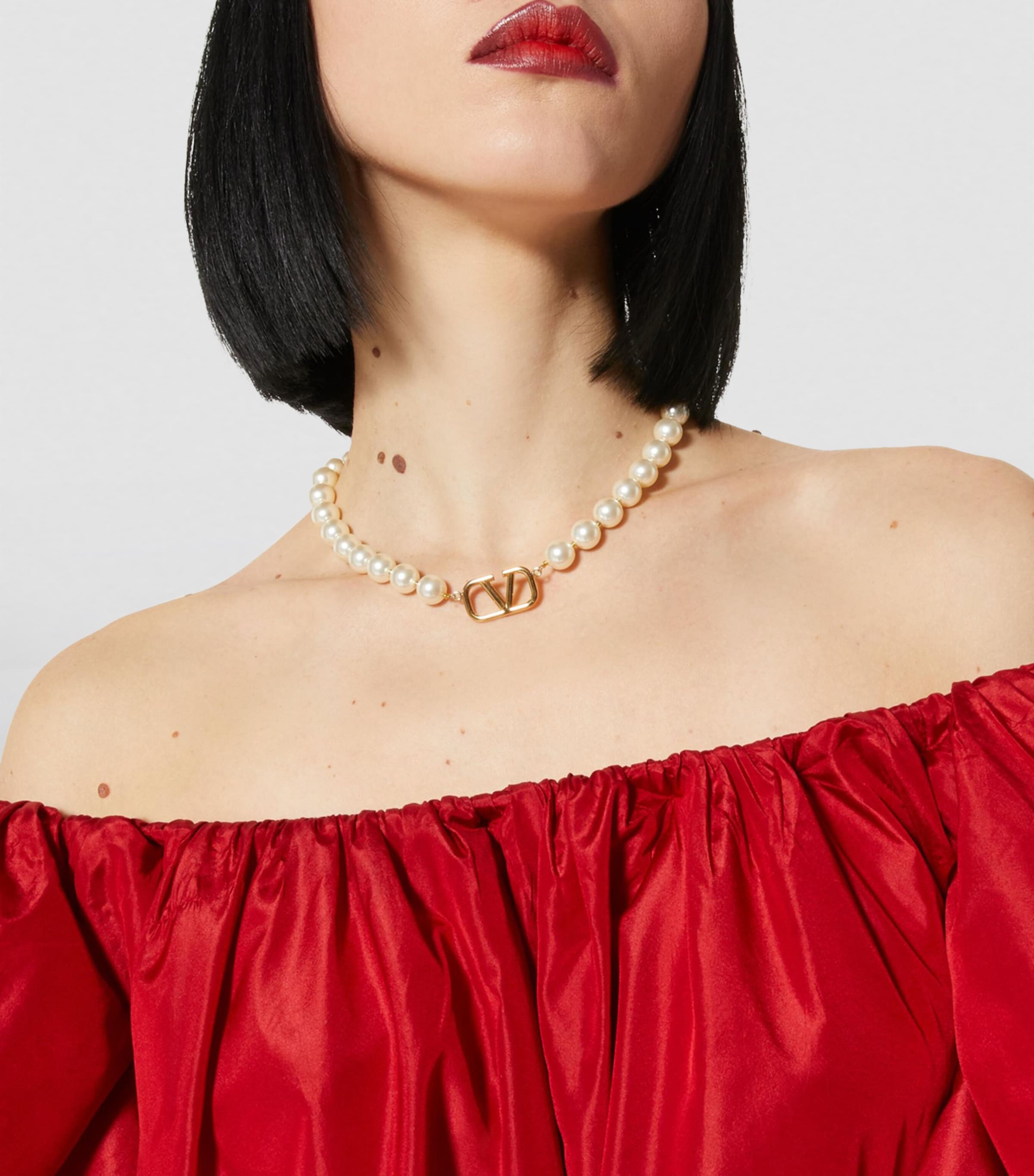 Vlogo Signature Pearl Necklace