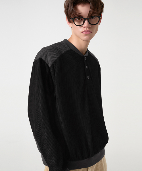 Waffle Color Block Henley Neck Sweatshirt_Black