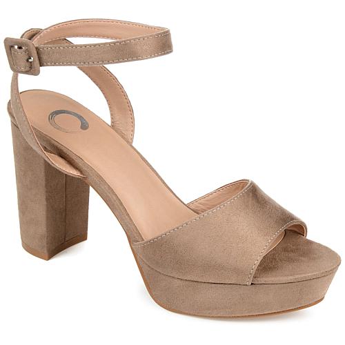 Collection Women's Wide Width Nairri Pump