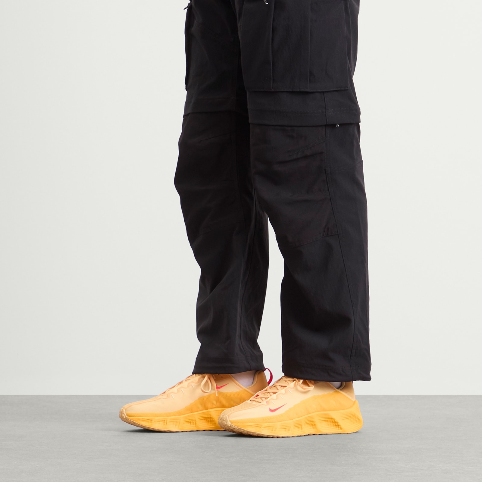 Men's Ava Rover Sneaker in Gold/Crimson