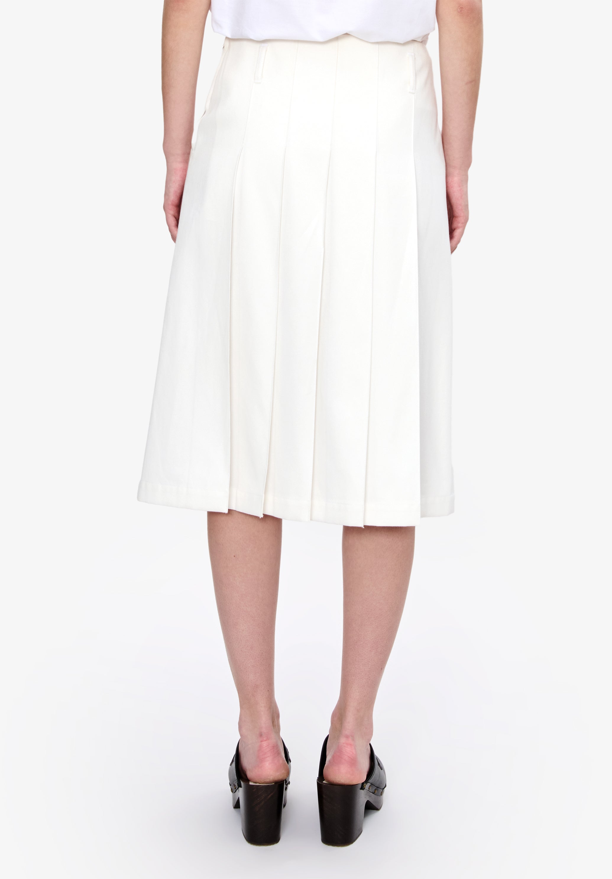 A. P.C. Women's Alice skirt Size: 34 in White