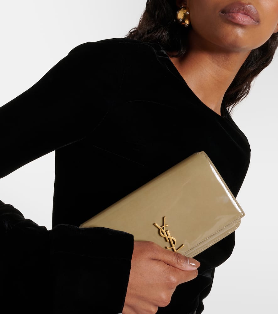 Cassandre leather wallet on chain