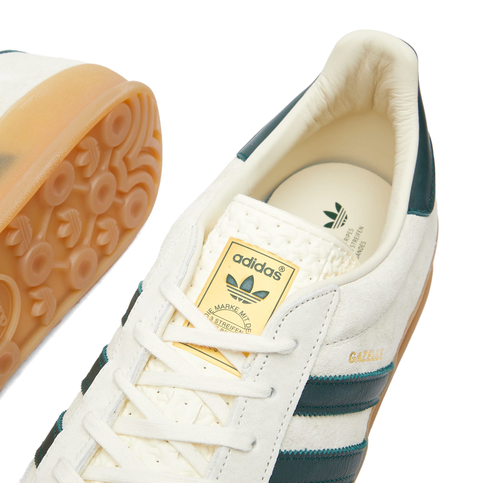 GAZELLE INDOOR Sneakers in Cream White/Collegiate Green/Gum