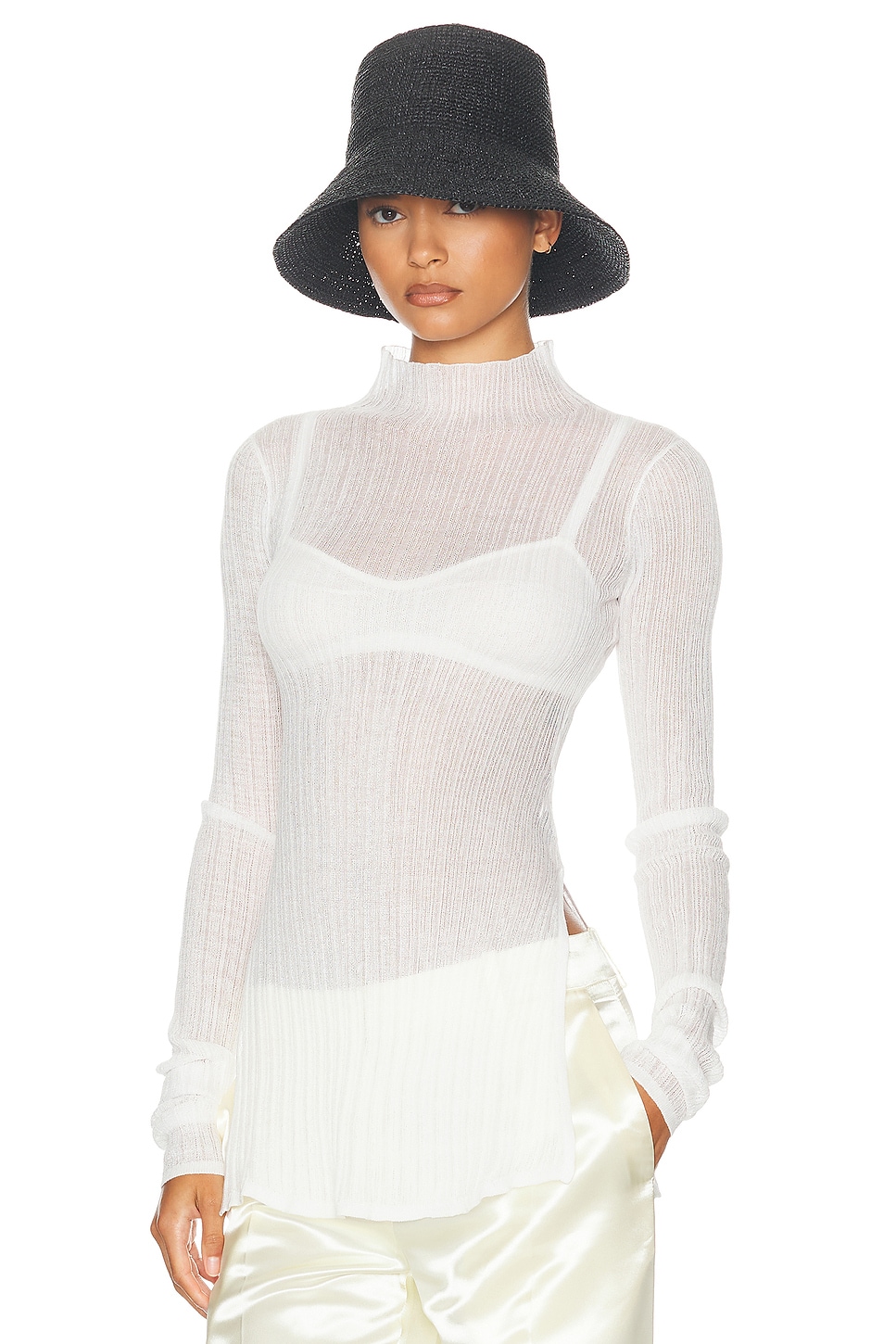 Helsa Justin Knit Top in Optic White - White. M also in