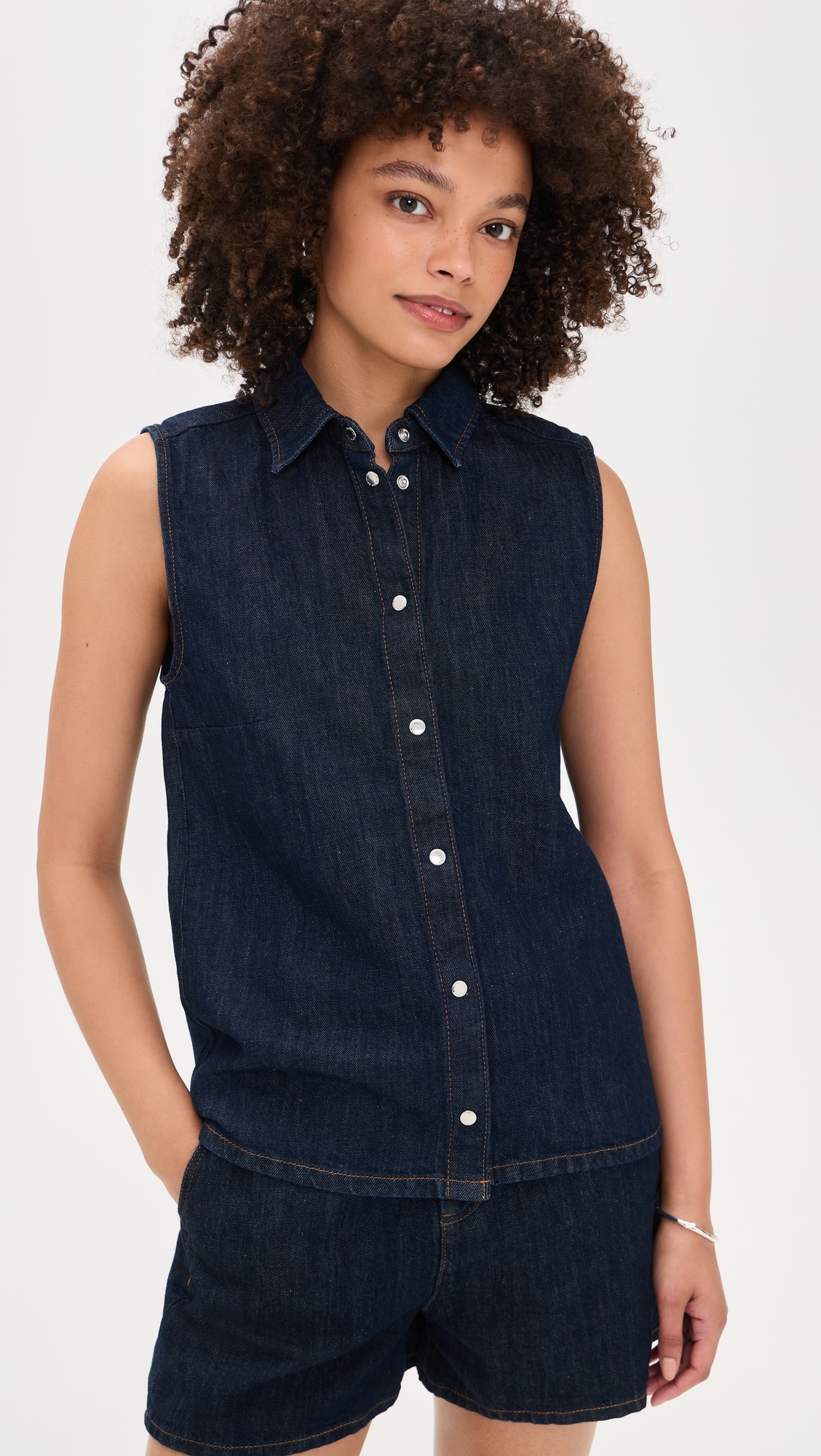 Sleeveless Shirt Blossom