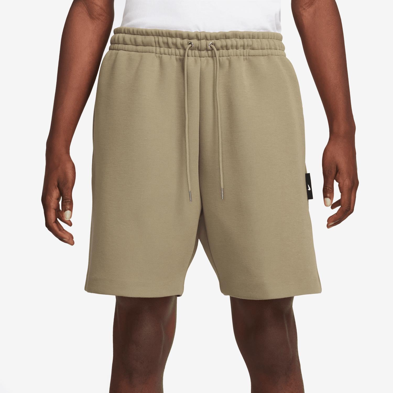 Men's Tech Fleece Short In Neutral Olive