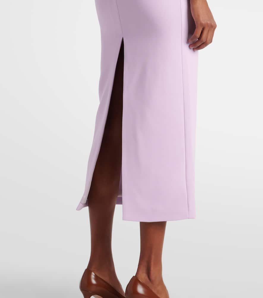 Singular open-back cocktail dress