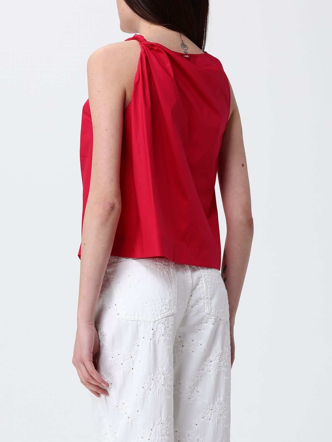Top Woman color Red