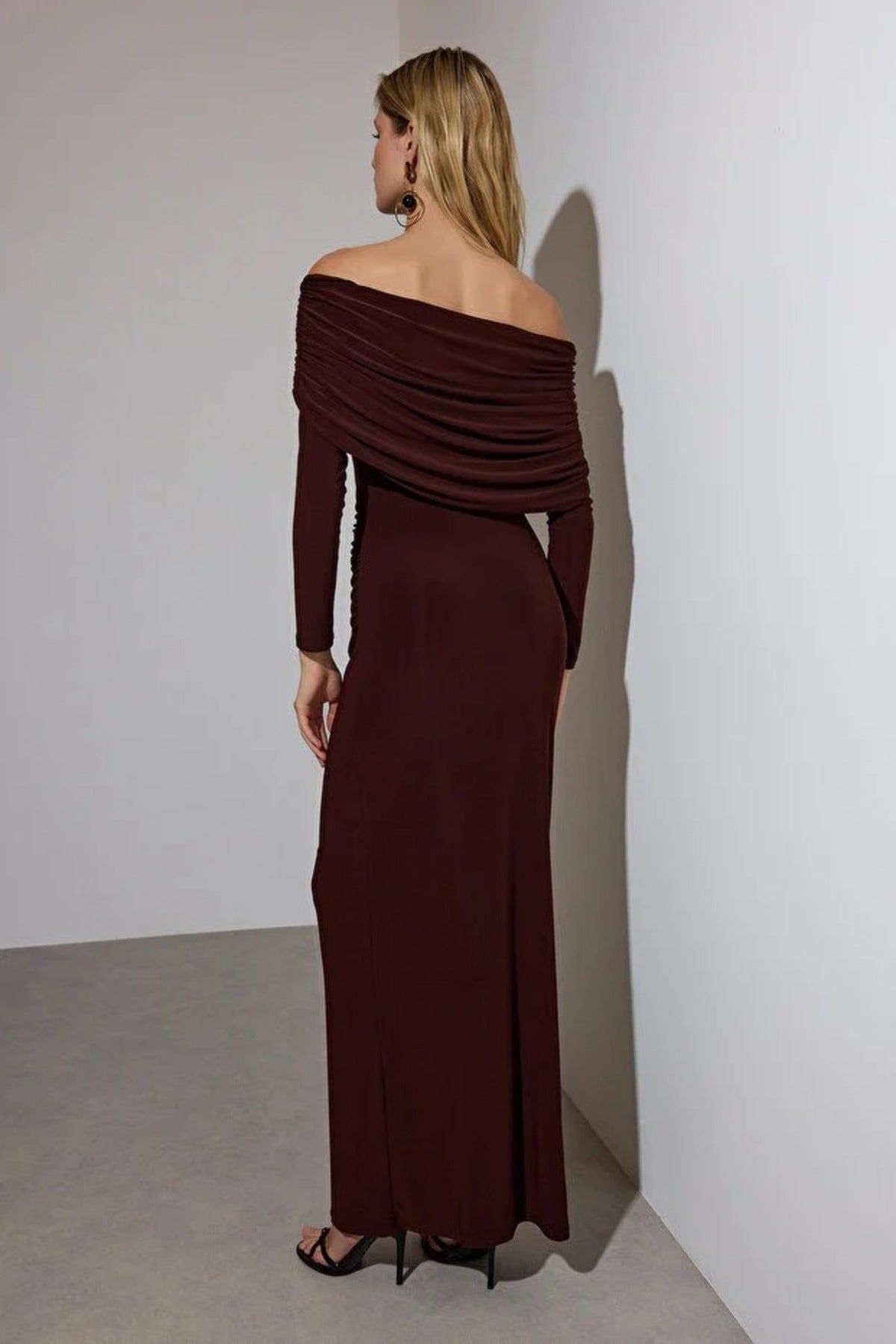 WOVCOR Women's Shoulder Ruched Maxi Knit Dress in Brown