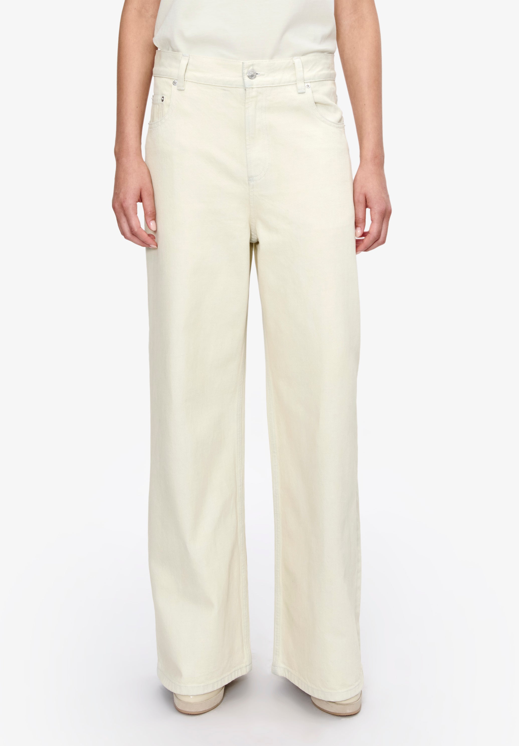 A. P.C. Women's Clyde Jeans Size: 24 in Bleached out