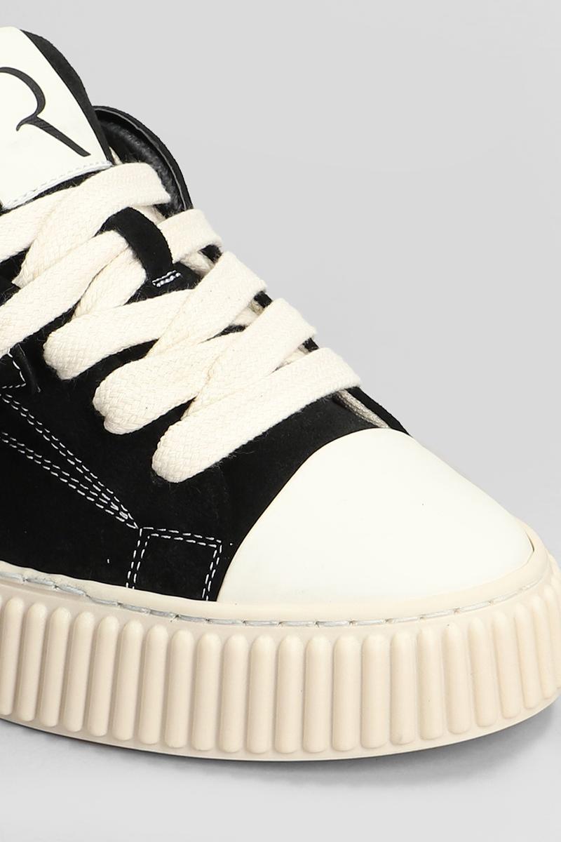Skate Sneakers