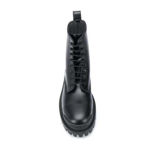 Strike boots in brushed leather