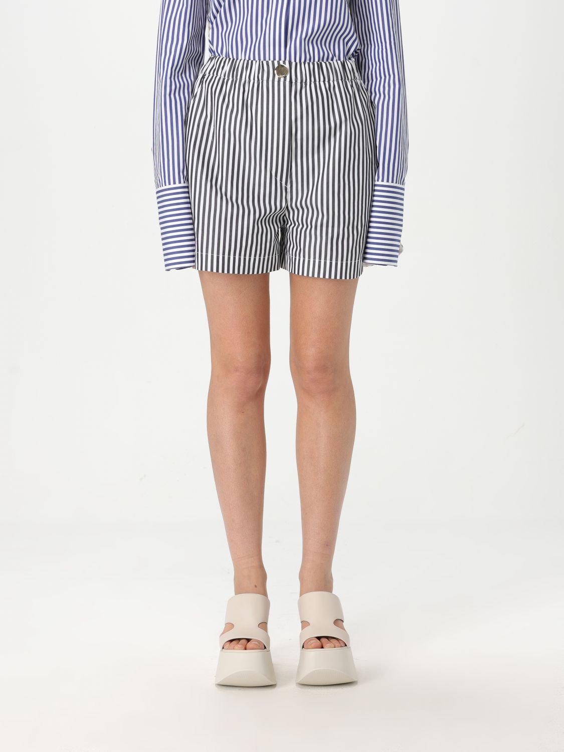 Short Woman color Black