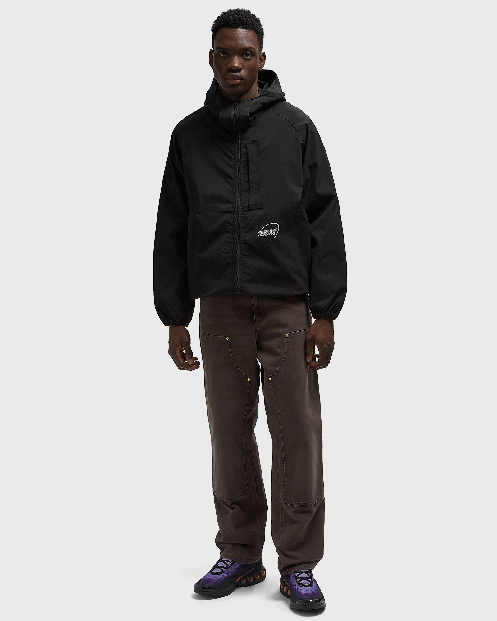 PACKABLE WINDBREAKER