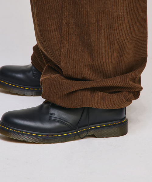 Curved Corduroy Banding Pants