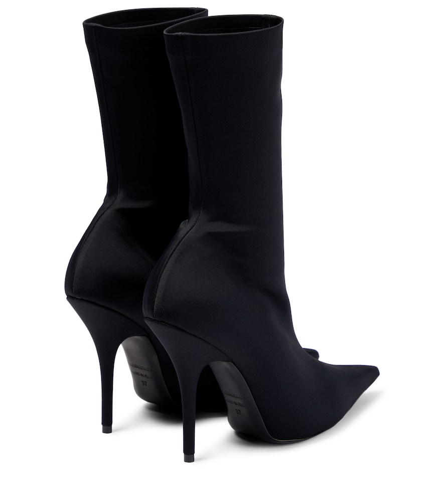 Knife sock boots