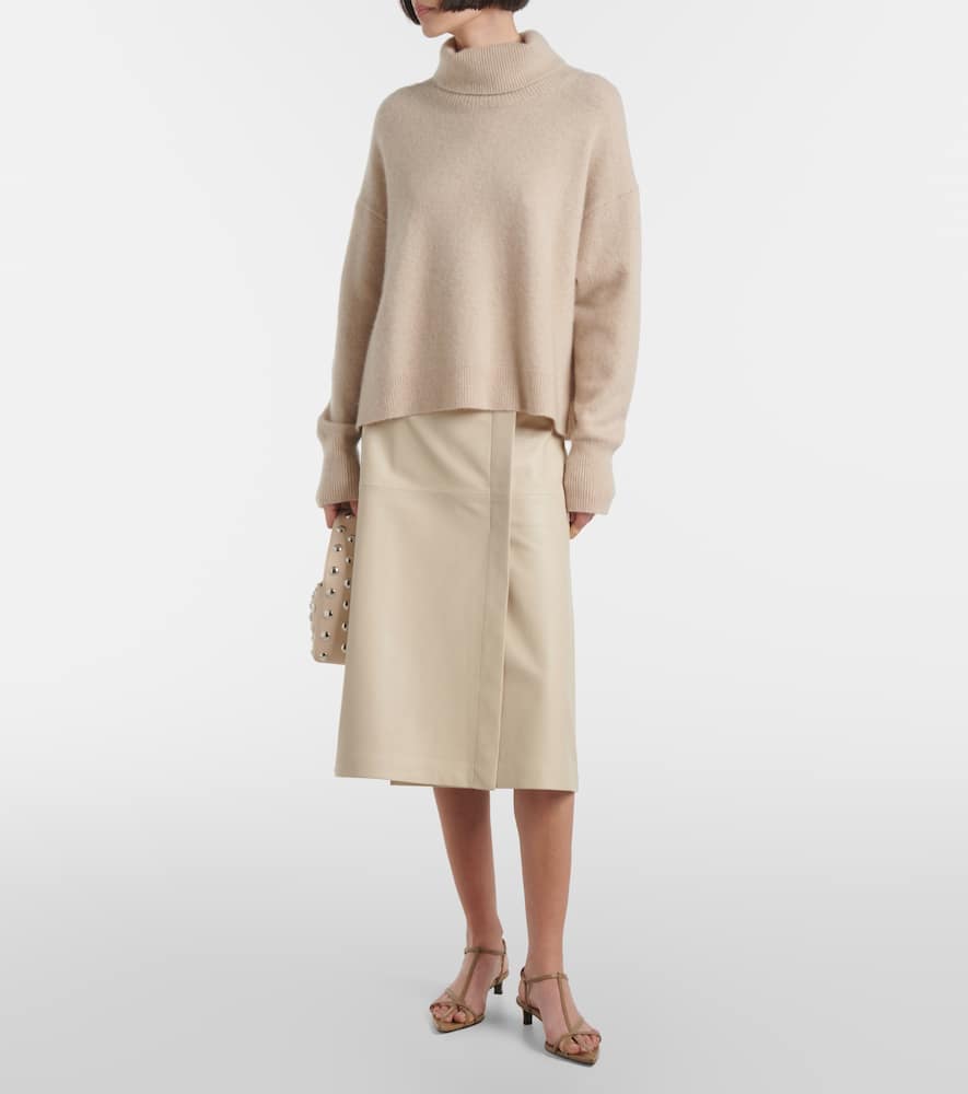 Cashmere turtleneck sweater