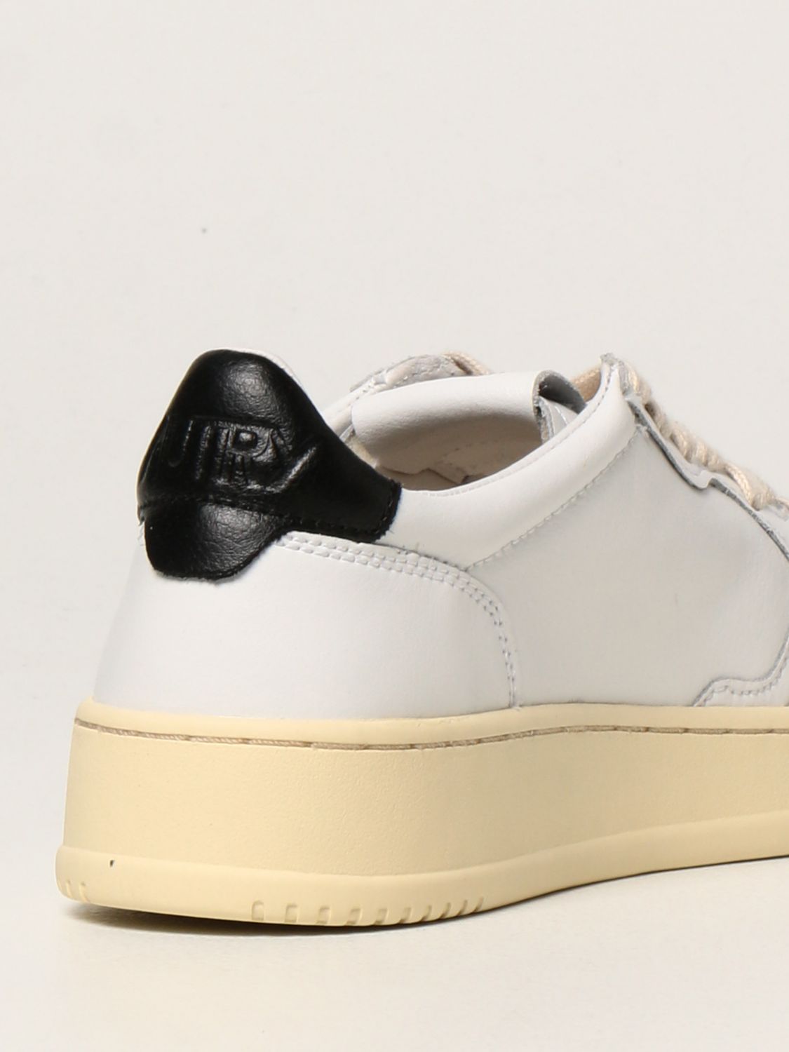 Trainers in smooth leather