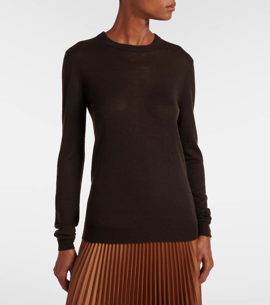 Cashmere sweater