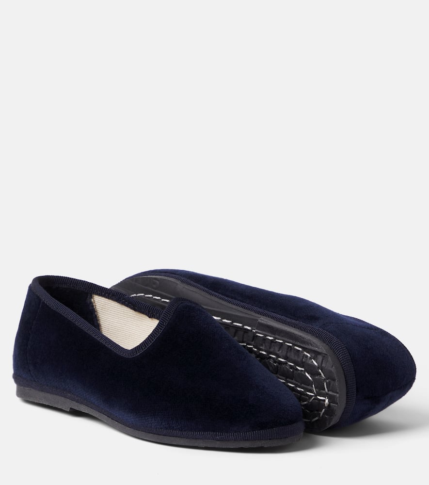 Velvet slip-on shoes