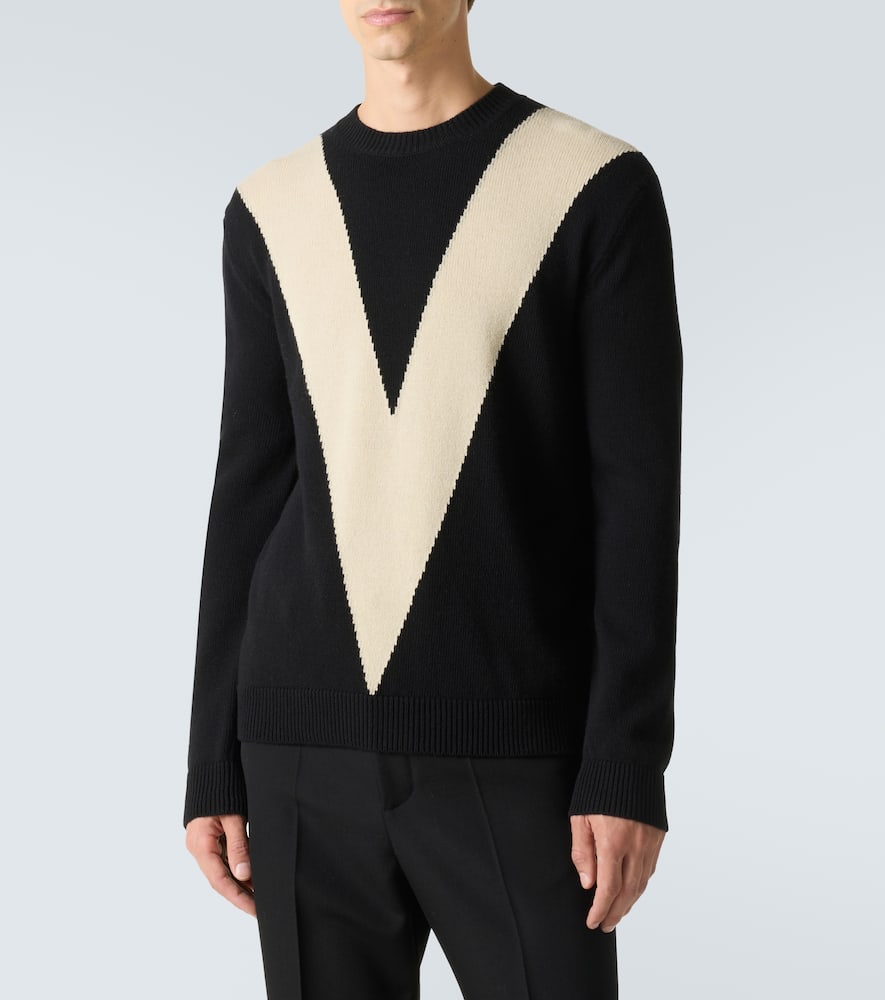 Virgin wool sweater