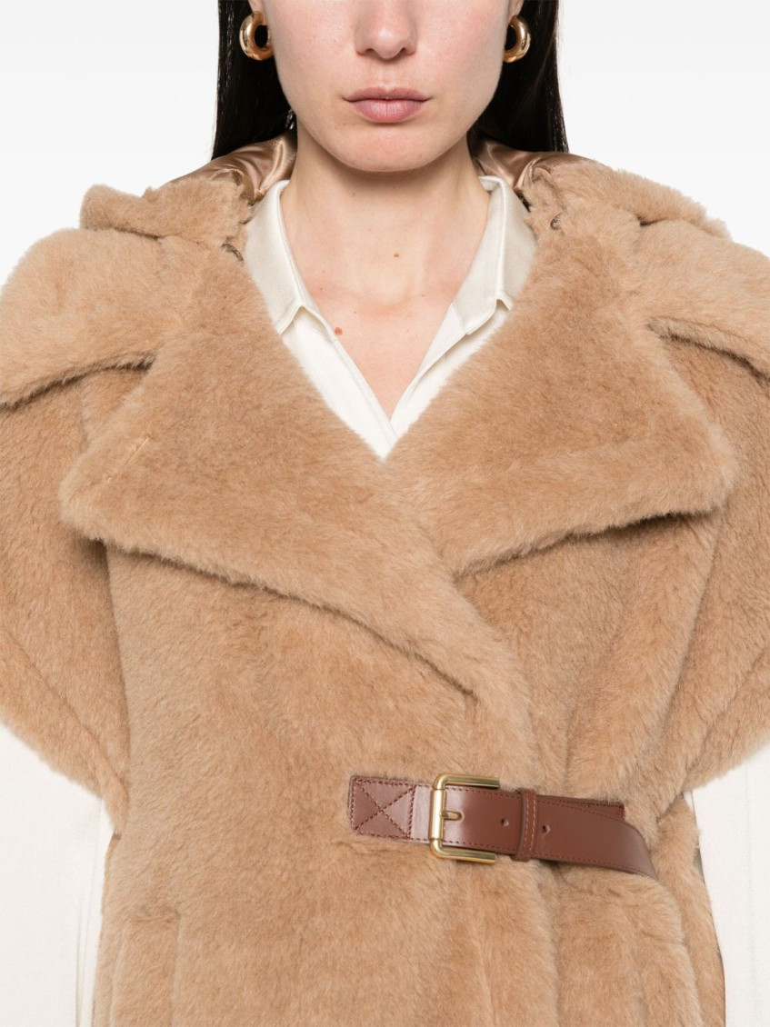 Beige Lanoso Poncho