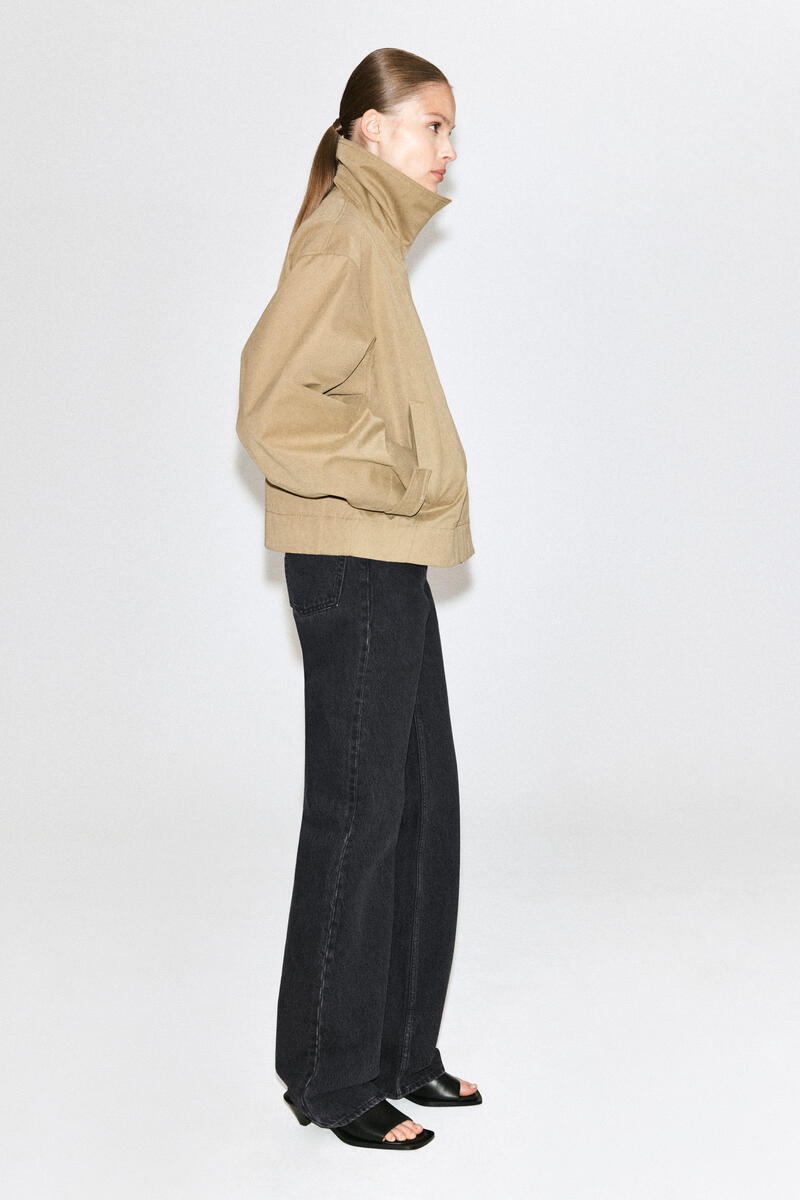 Rounded Short Trench Coat