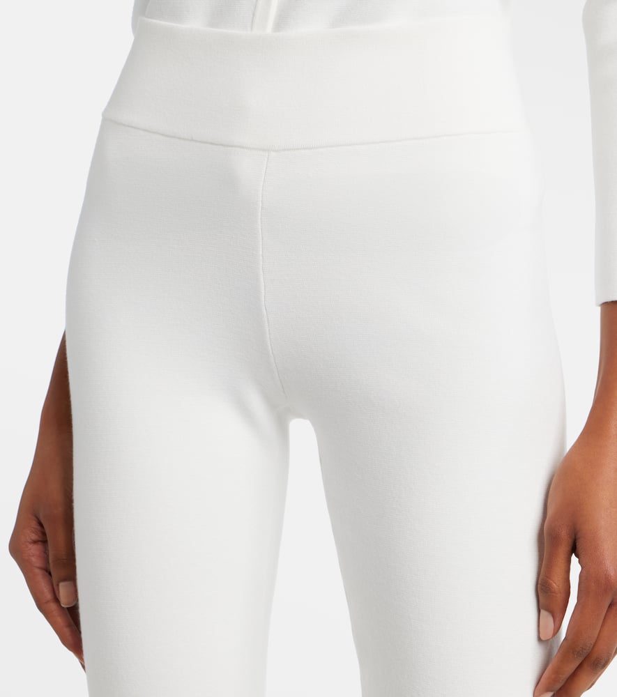 Knitted capri pants