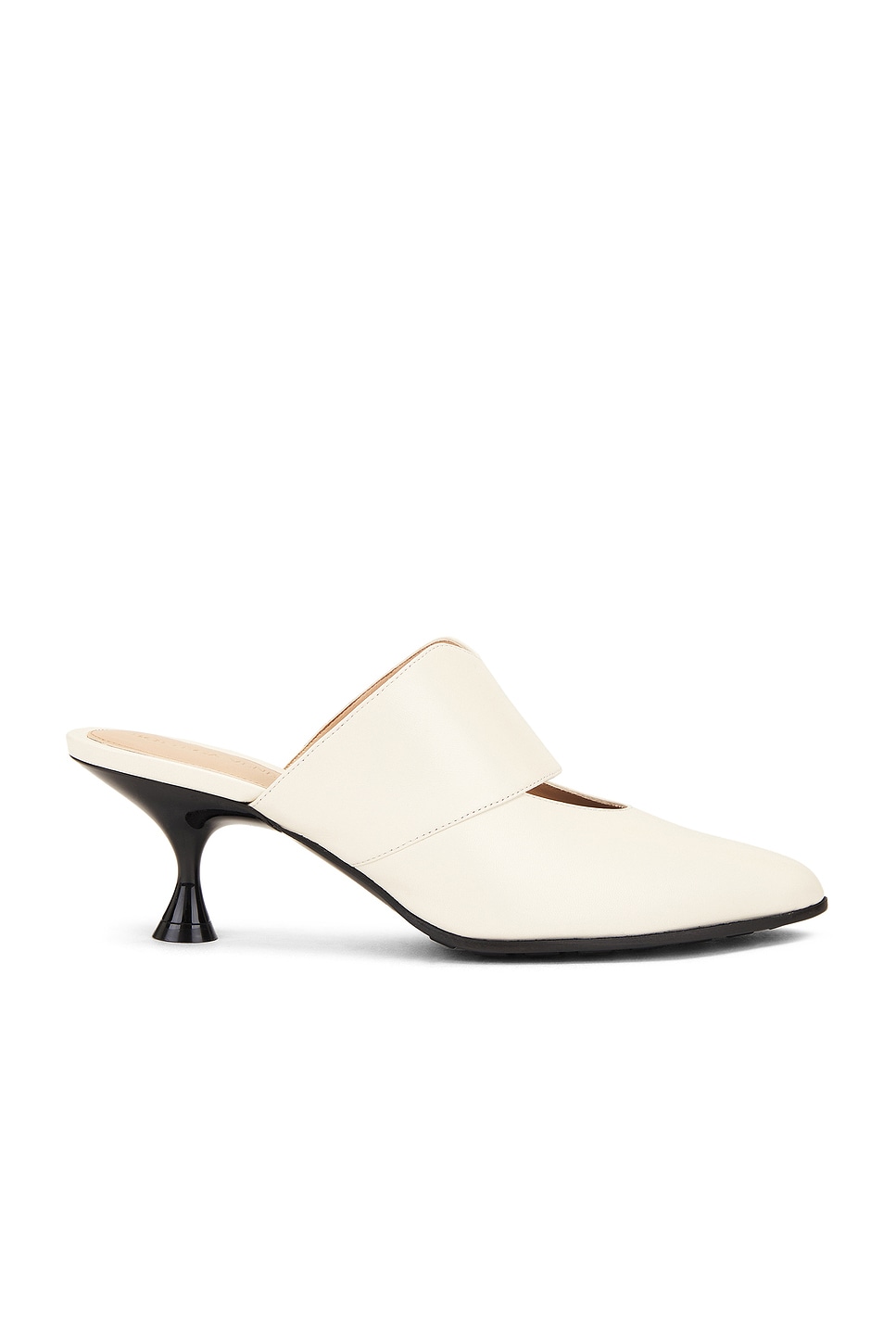 Bottega Veneta Leather Pump in Sea Salt - Cream. 39.5 also