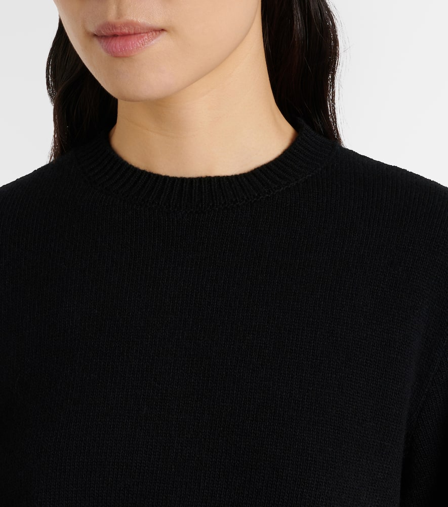 Virgin wool sweater