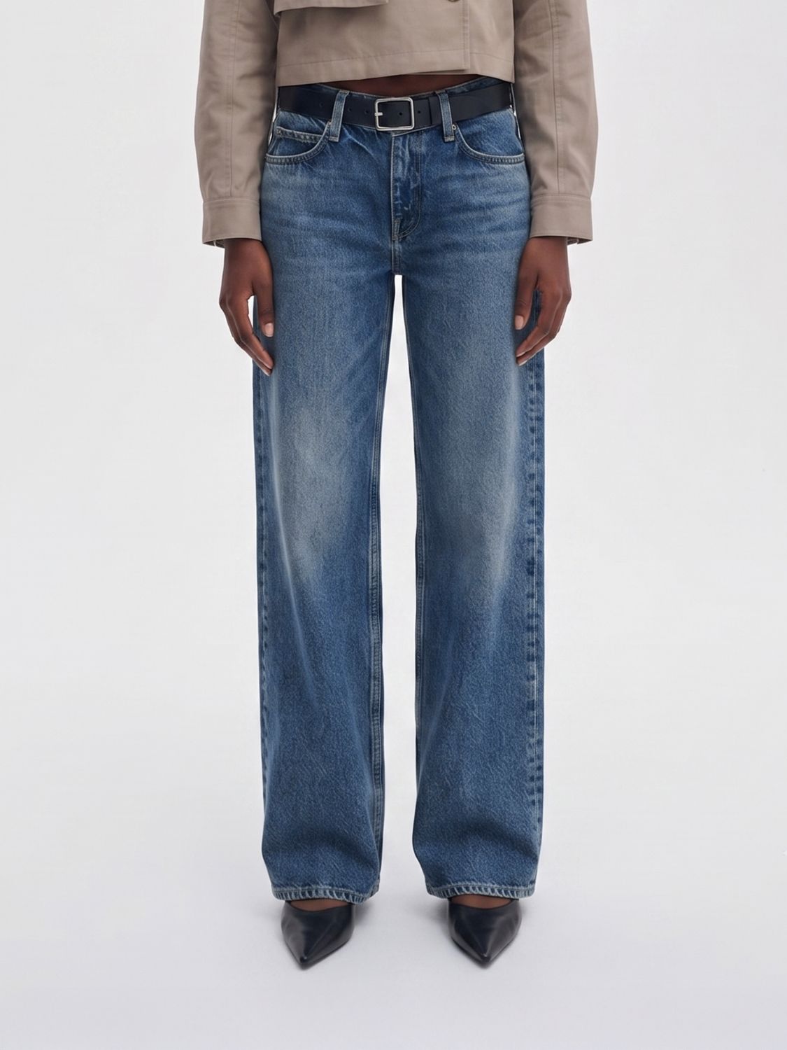 Saige High Rise Relaxed Straight Jeans in Echo