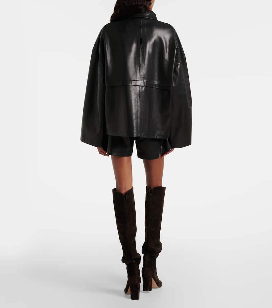 Barrel leather shorts