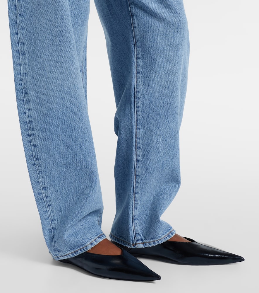 Low Slung mid-rise barrel-leg jeans