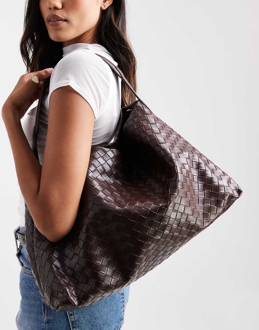 Oversized woven shoulder bag in deep brown
