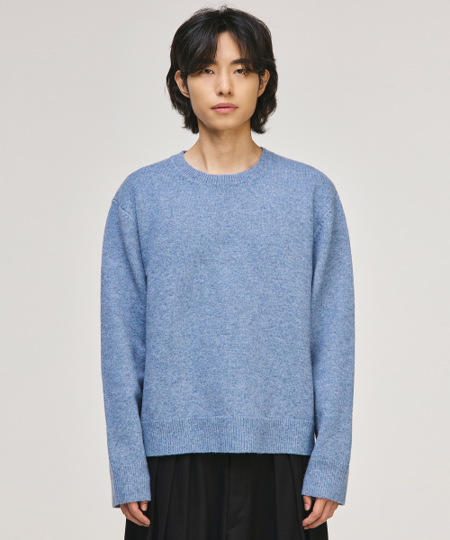 Blend Shade Round Neck Knit