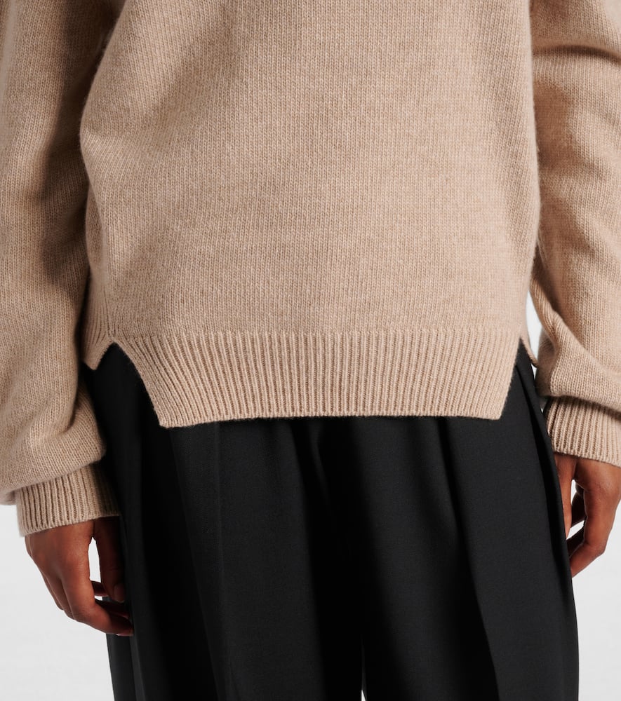 Wool and cashmere sweater