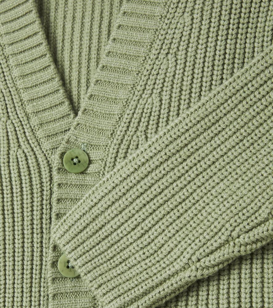 Knitted cardigan