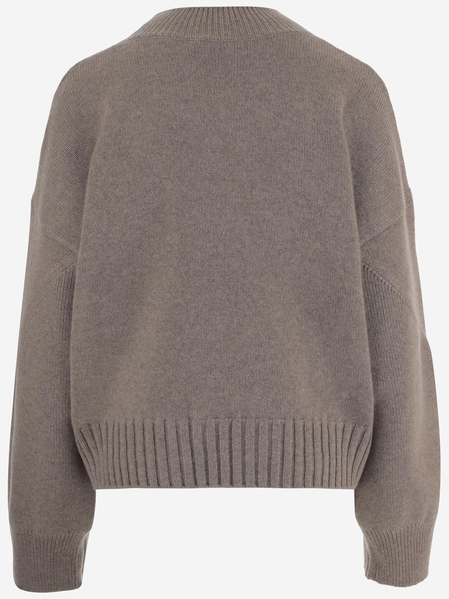 Cashmere Crew Neck Sweater — Beige