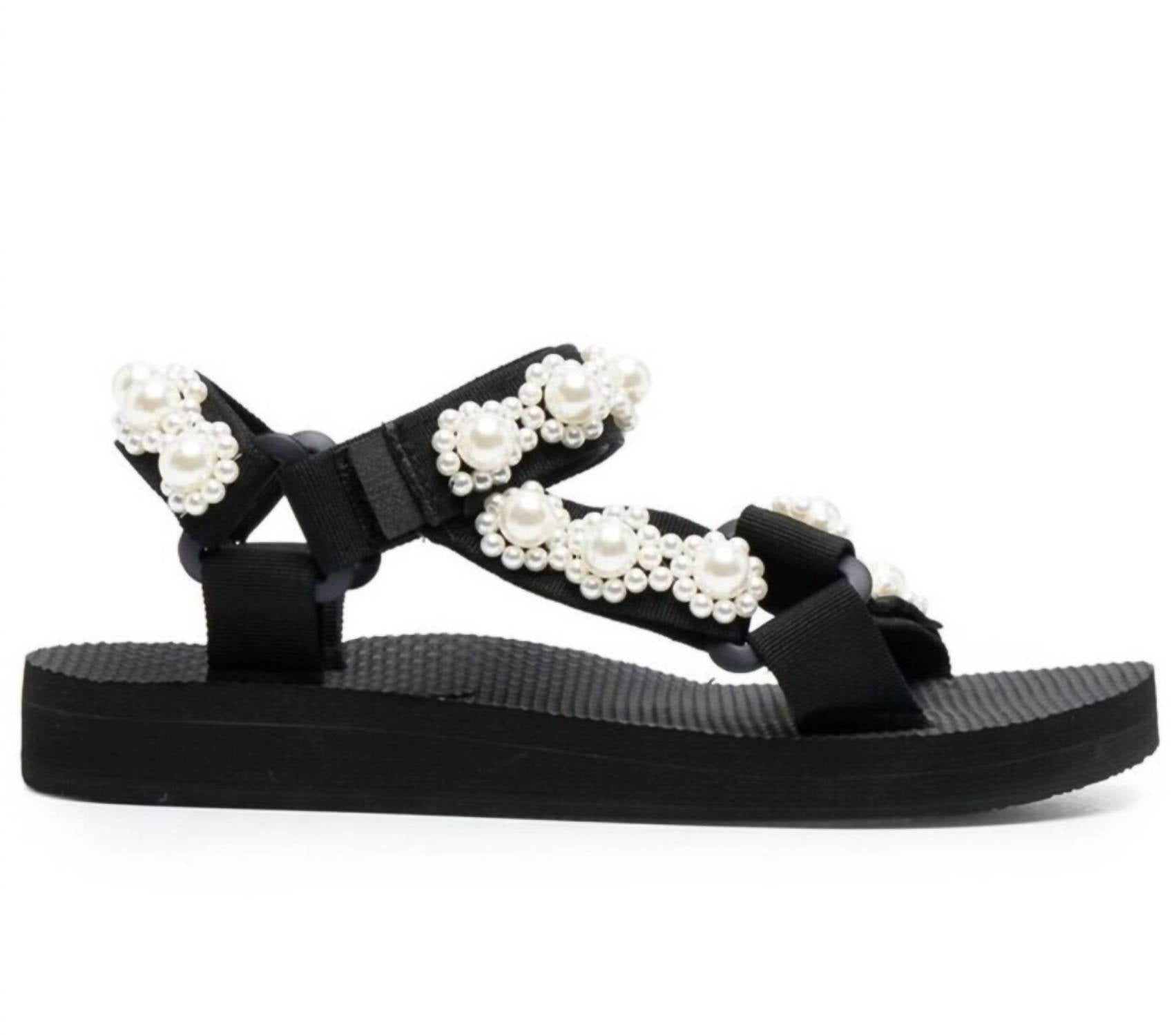 Women's Trekky Pearls Sandal In Black