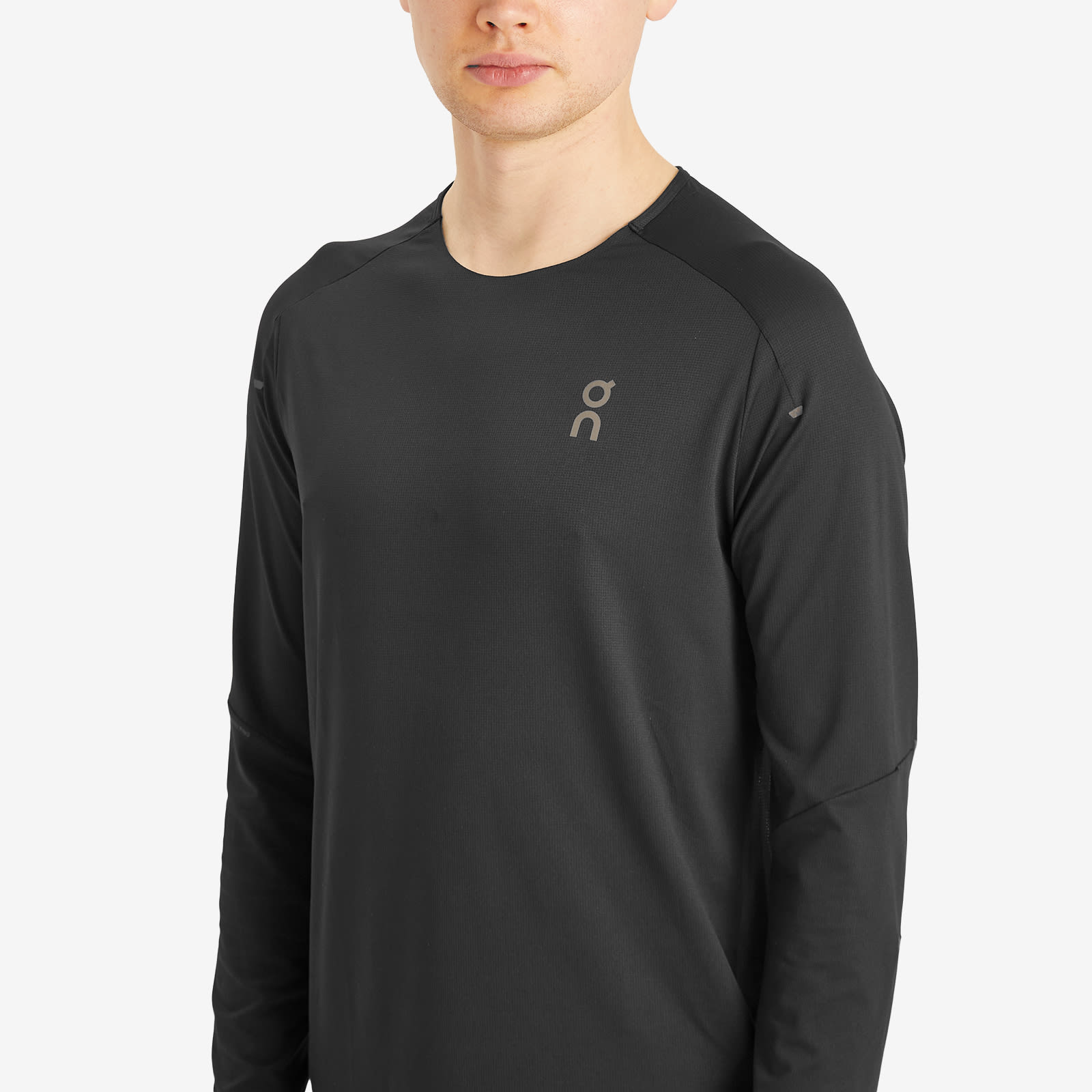 ON Men's Performance Lg T-Shirt in Black/Eclipse