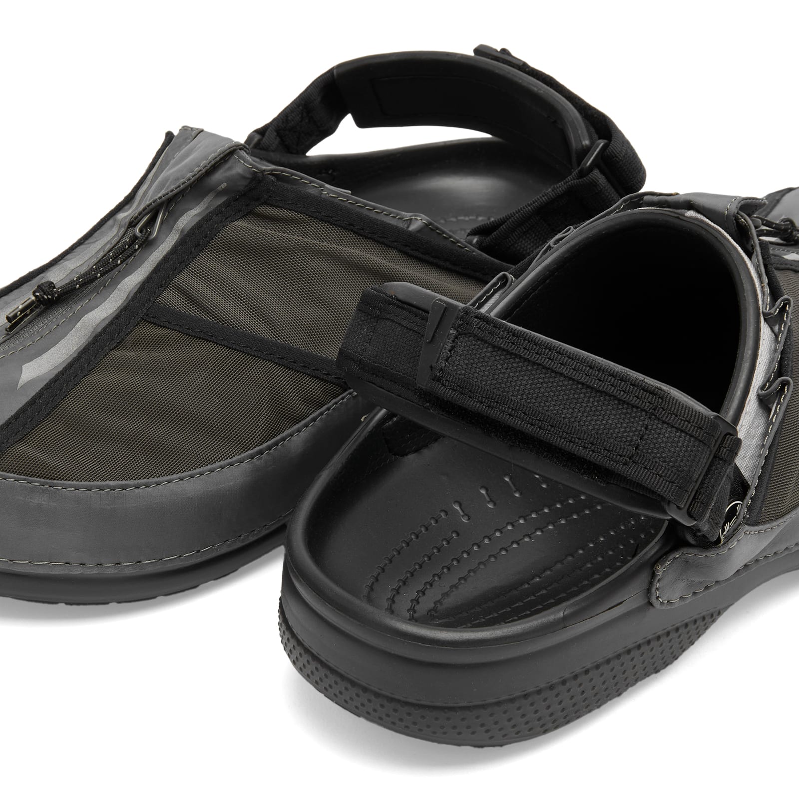 Running Vest Clog in Black