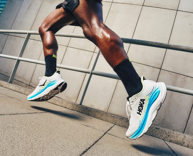 HOKA Men's Clifton 11 Shoes in White/Black
