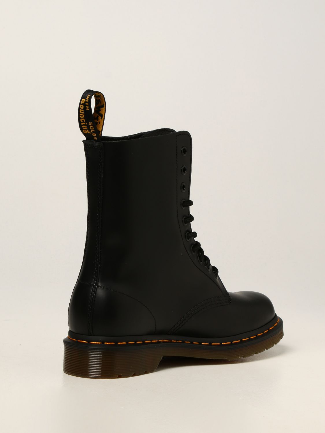 1490 Smooth Lace-up Boots
